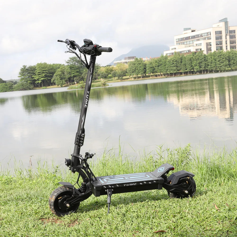 KTX-901843 Self-Balancing Electric Scooter with 10-Inch Off-Road Tires, 250W Power, 70 km Range, Foldable Design, Waterproof