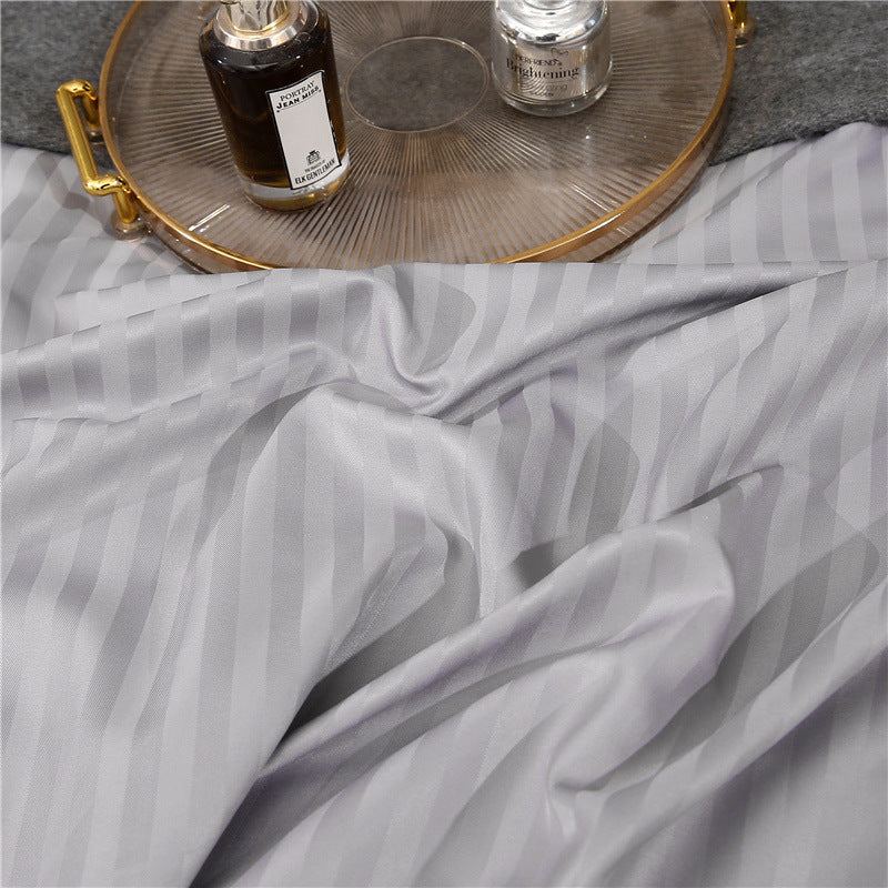 KTX-908563 Geometric Pattern Flower Bedding Set with Quilt Cover and Pillowcases, Multiple Sizes Available