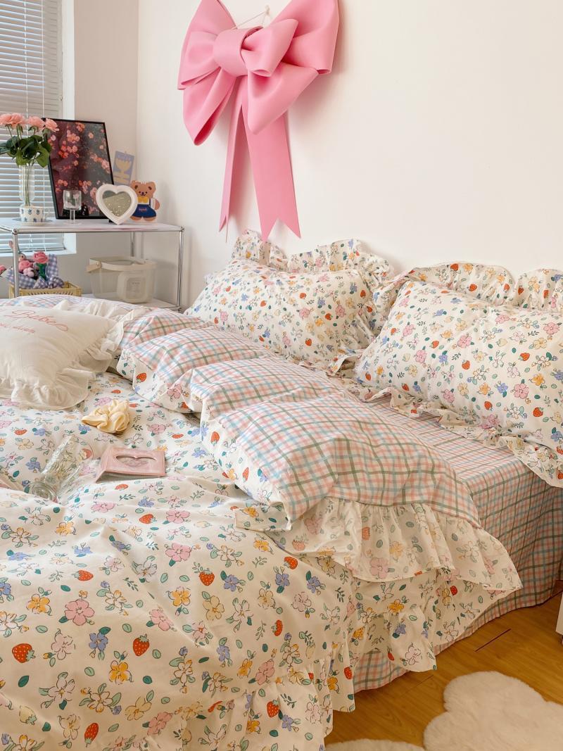 KTX-918611 Lotus Flower Cotton Four-Piece Bed Set with Floral Design, Available in Multiple Sizes