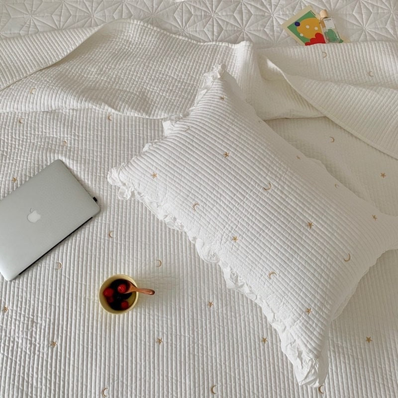 KTX-922899 Three-Piece Cotton Bedding Set with Soft Mat and Sofa Blanket - Plain Design, Available in 200x230 or 220x240 Sizes