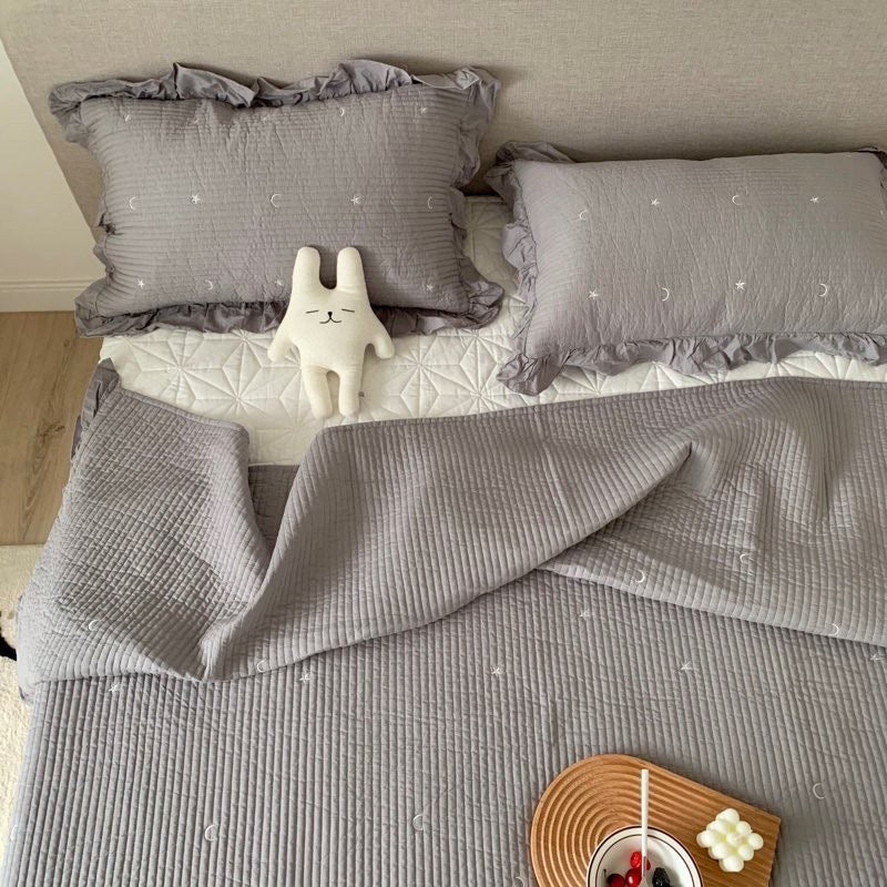 KTX-922899 Three-Piece Cotton Bedding Set with Soft Mat and Sofa Blanket - Plain Design, Available in 200x230 or 220x240 Sizes