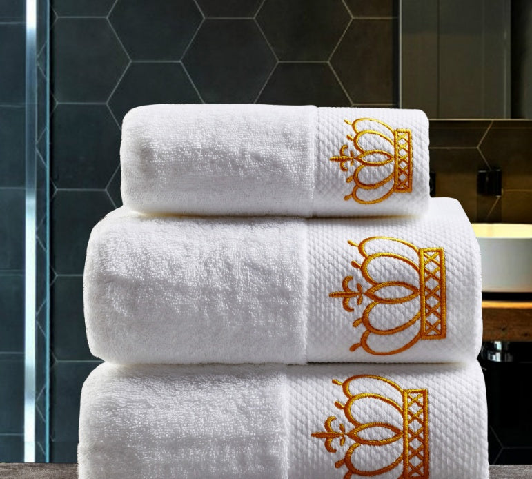 KTX-931539 Custom Embroidered Cotton Towel for Hotels and Spas - Luxurious Bath Towel