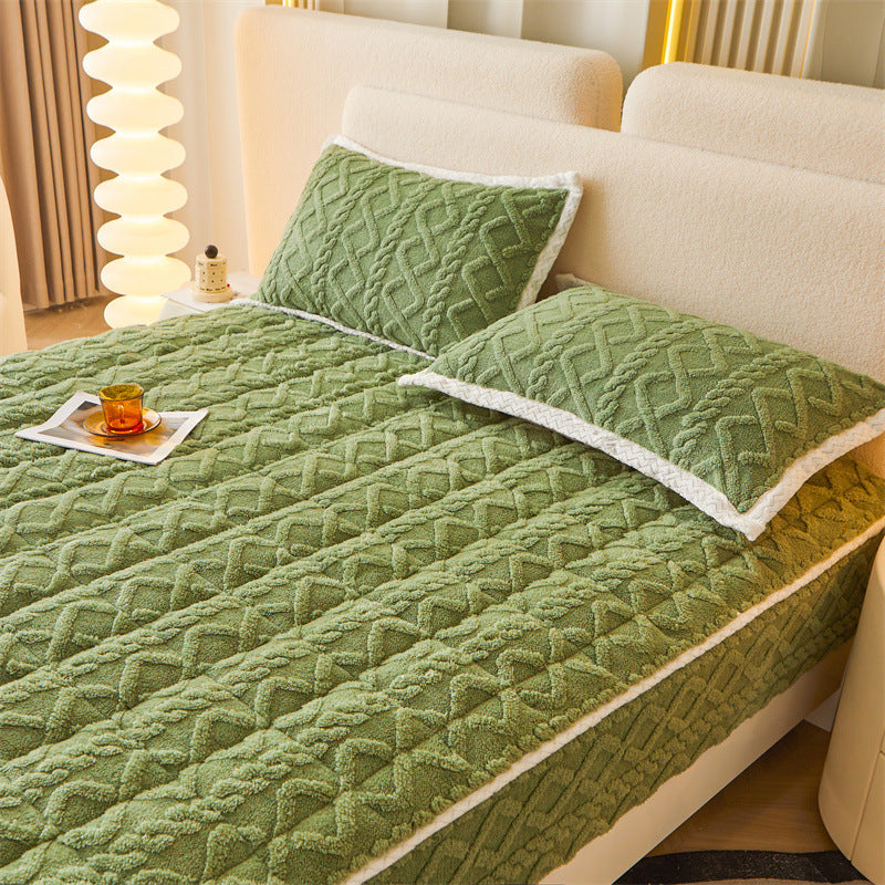 KTX-938707 Thermal Corn Velvet Quilt Fitted Sheet with Pillowcases - Available in Multiple Sizes