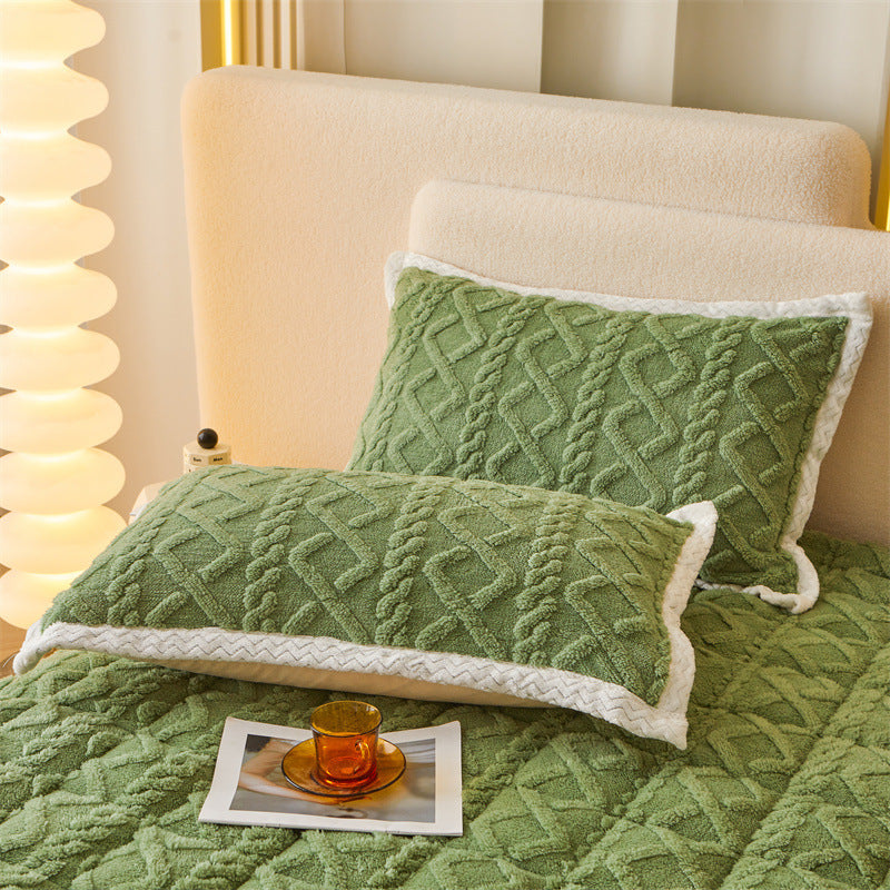 KTX-938707 Thermal Corn Velvet Quilt Fitted Sheet with Pillowcases - Available in Multiple Sizes