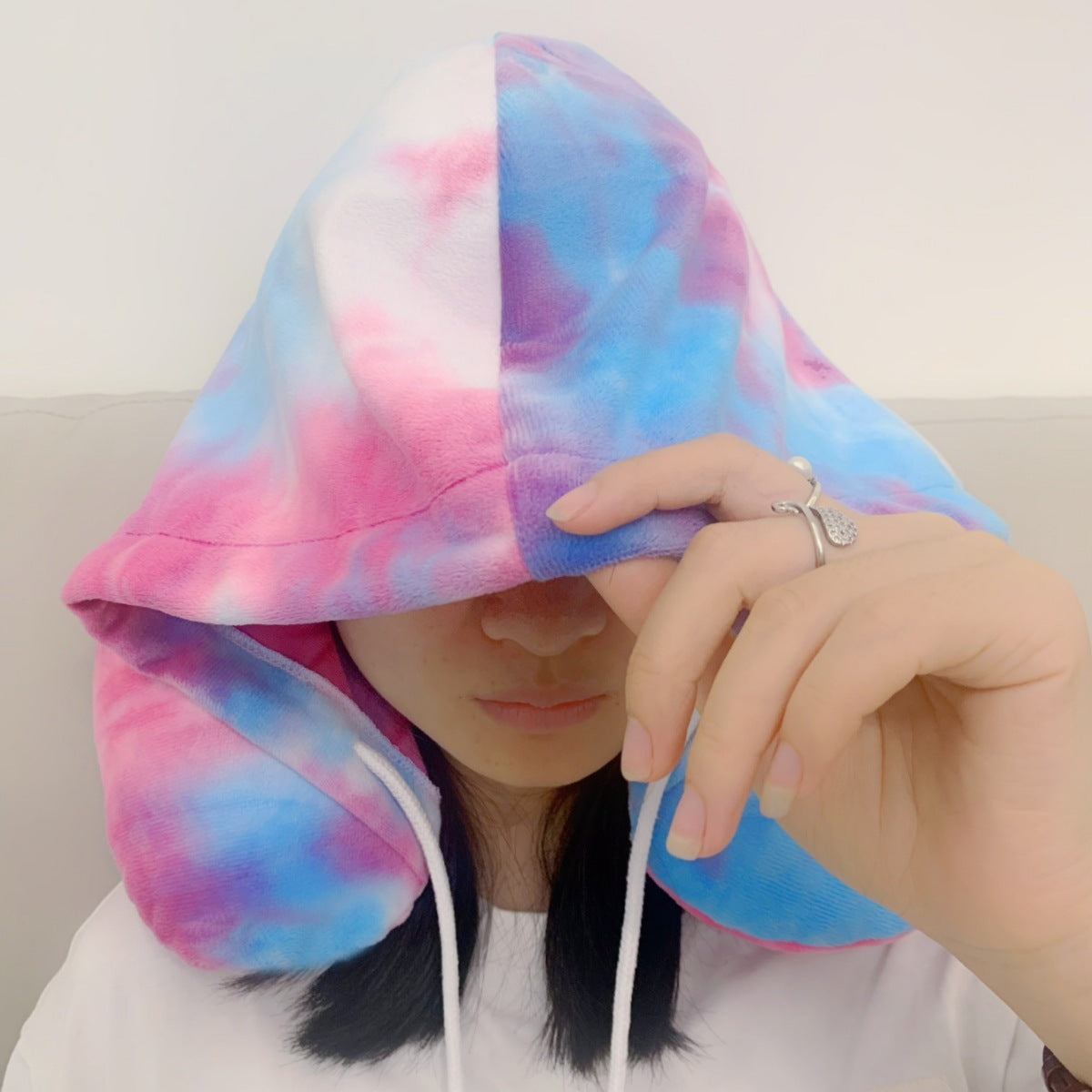 KTX-940819 Hooded U-Shape Nap Pillow with Headband Cap - Modern Tie-Dyed Design