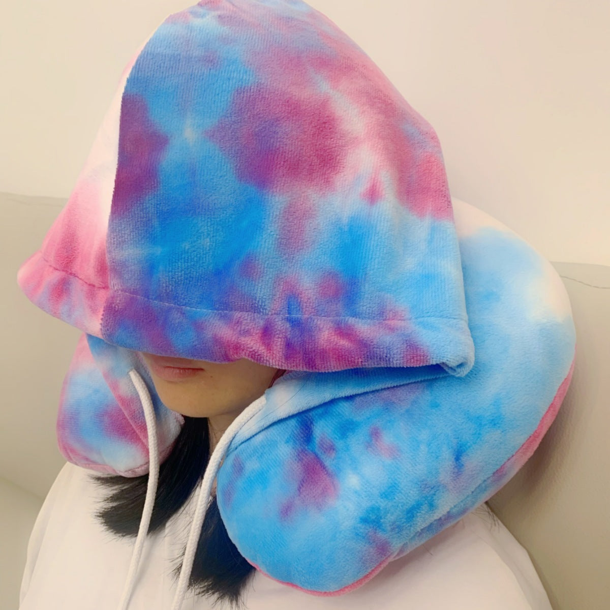 KTX-940819 Hooded U-Shape Nap Pillow with Headband Cap - Modern Tie-Dyed Design