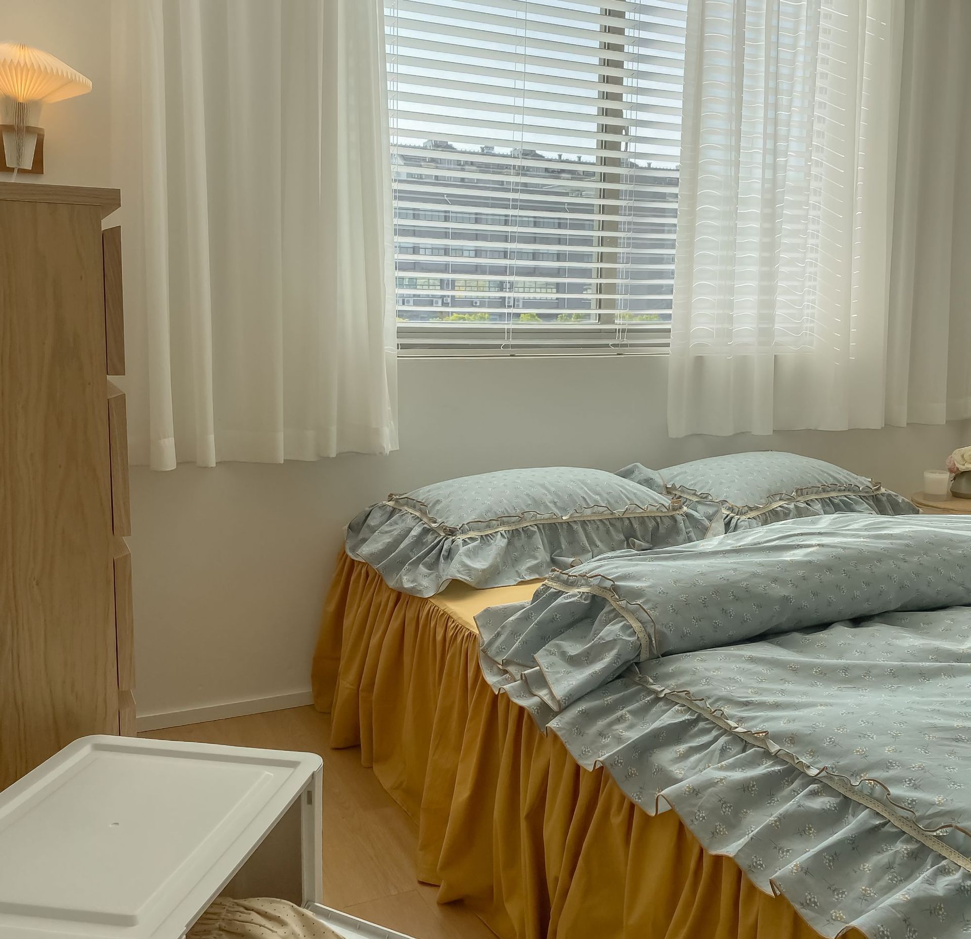 KTX-944467 Floral Lace Cotton Four-Piece Bedding Set with Bed Skirt, Pillowcases, and Quilt Cover