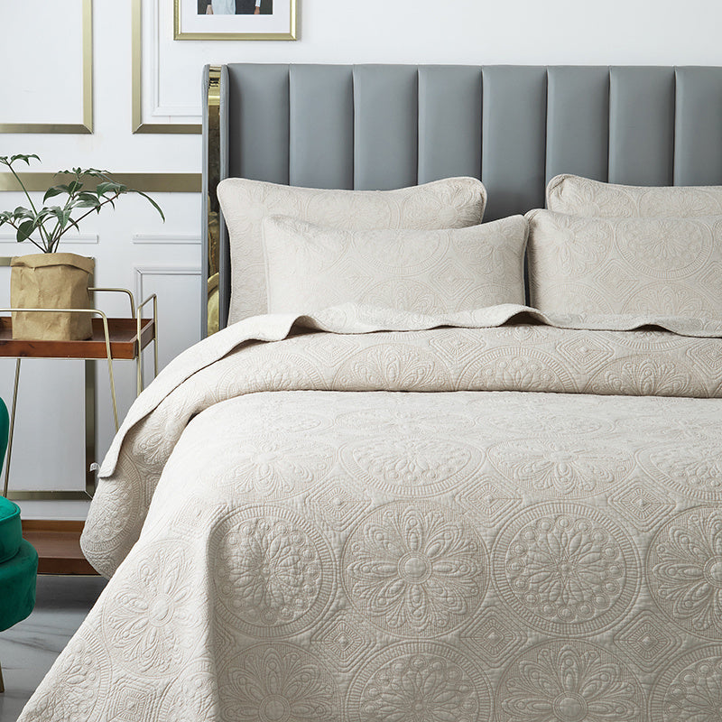 KTX-947603 European Style Double-Sided Embroidered Three-Piece Bedding Set with Pillowcases