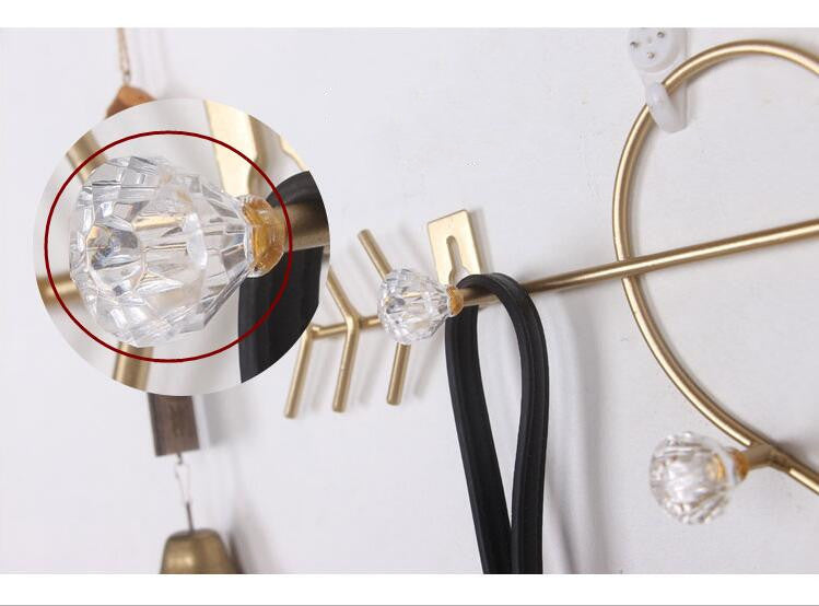 KTX-955603 Modern Iron Decorative Hook for Wall Hanging Coats, Hats, and Keys - Gold Heart Arrow Design