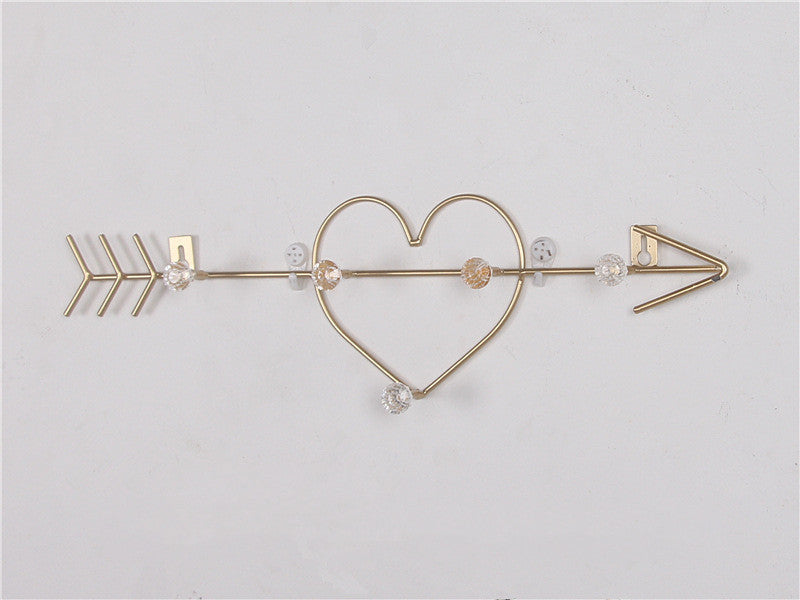 KTX-955603 Modern Iron Decorative Hook for Wall Hanging Coats, Hats, and Keys - Gold Heart Arrow Design