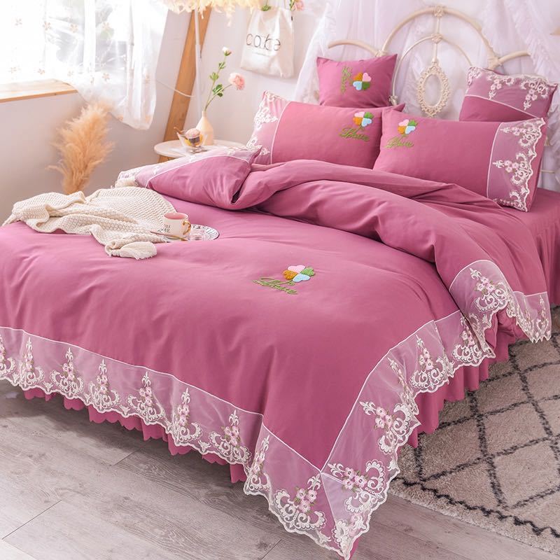 KTX-958291 Elegant Four-Piece Polyester Bedding Set in Various Styles and Colors