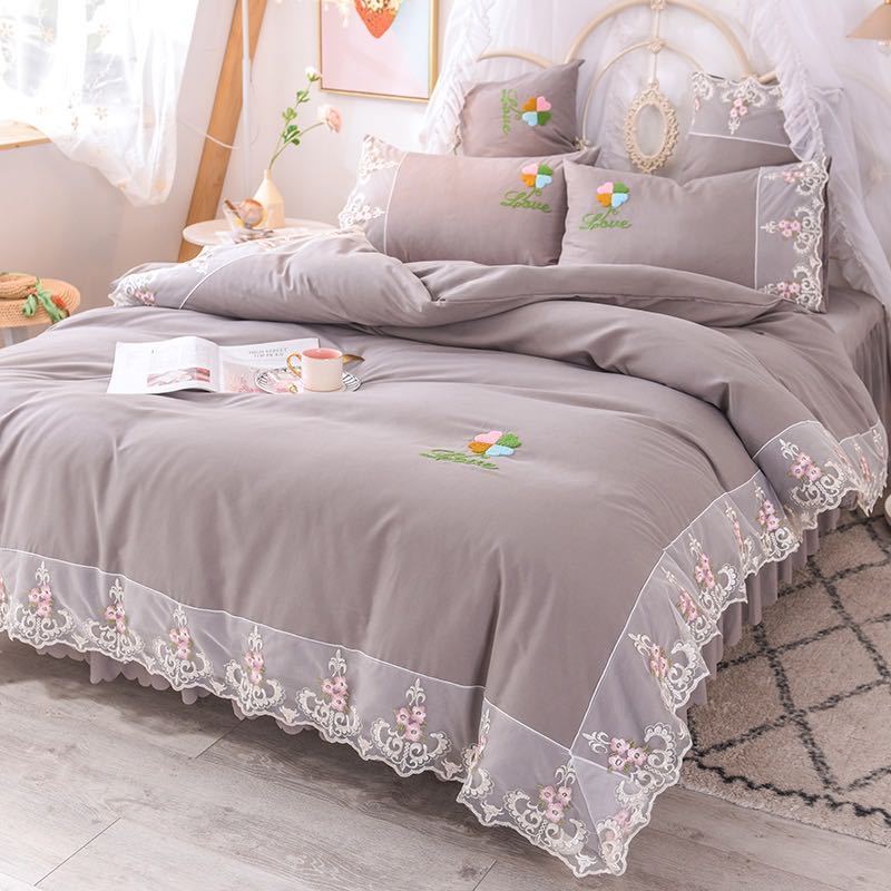 KTX-958291 Elegant Four-Piece Polyester Bedding Set in Various Styles and Colors