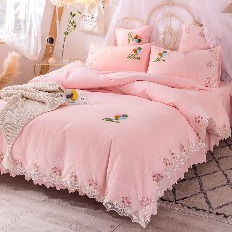KTX-958291 Elegant Four-Piece Polyester Bedding Set in Various Styles and Colors
