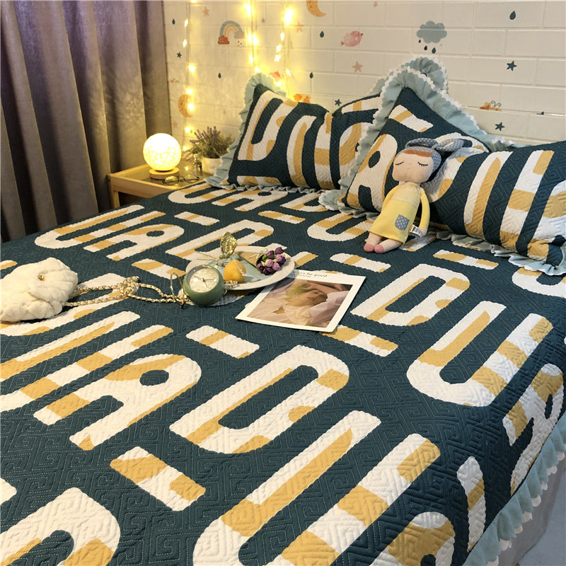 KTX-971795 Vintage Cartoon Animation Cotton Bed Cover Set with Pillow Cases, 200x230CM