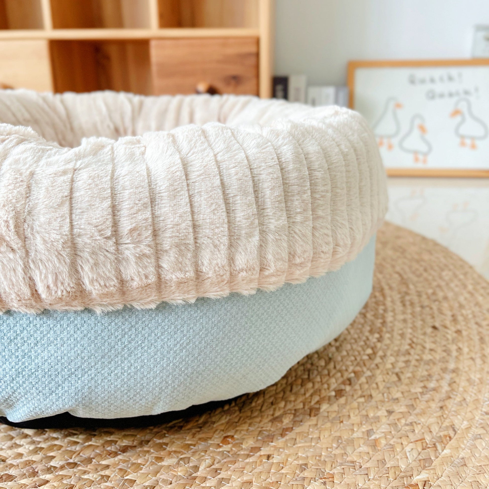 KTX-997779 Soft Thickened Round Cat and Dog Pad with Plush Filling and Velvet Surface, Multiple Sizes Available